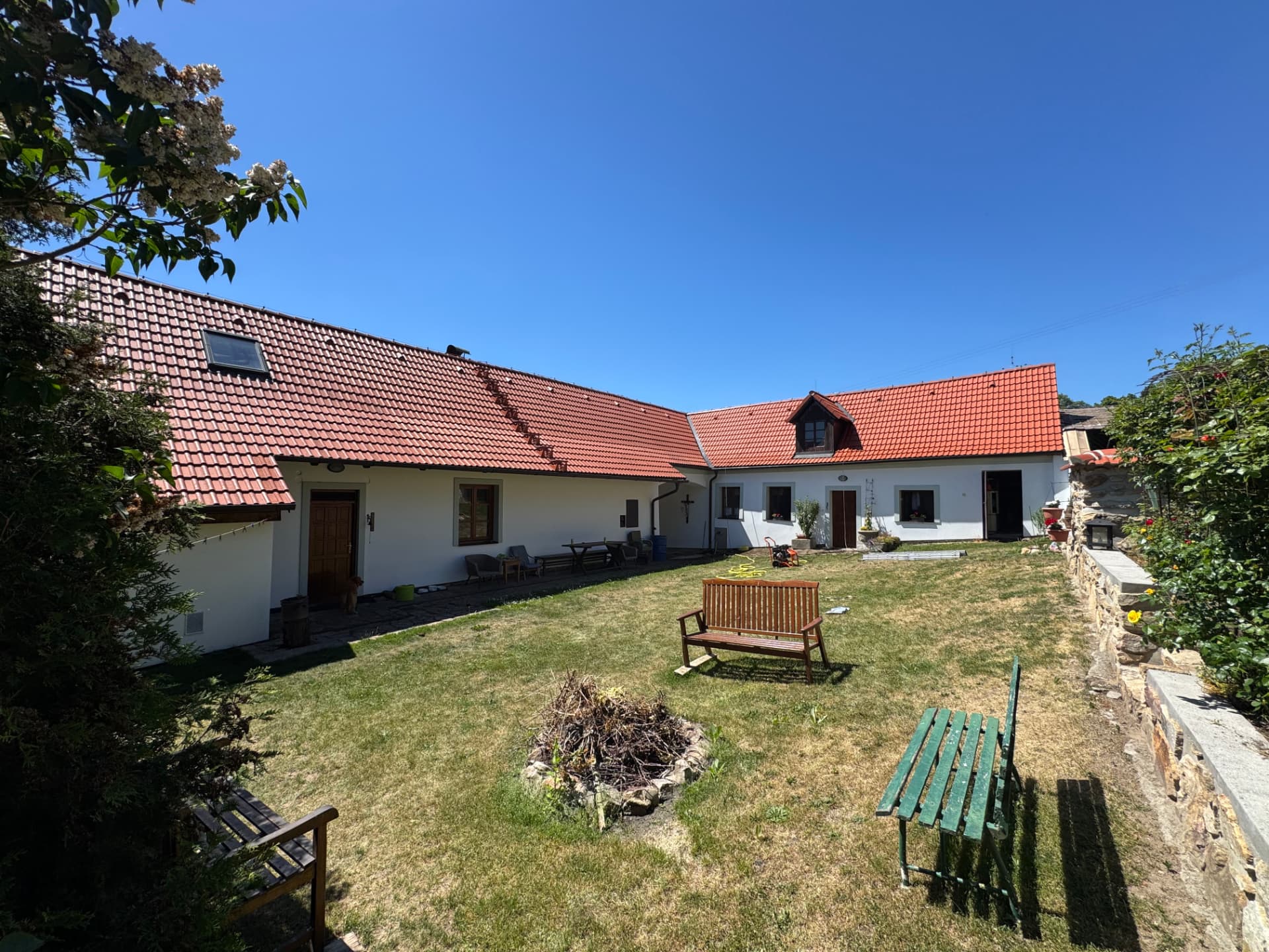 Renovace taškové střechy