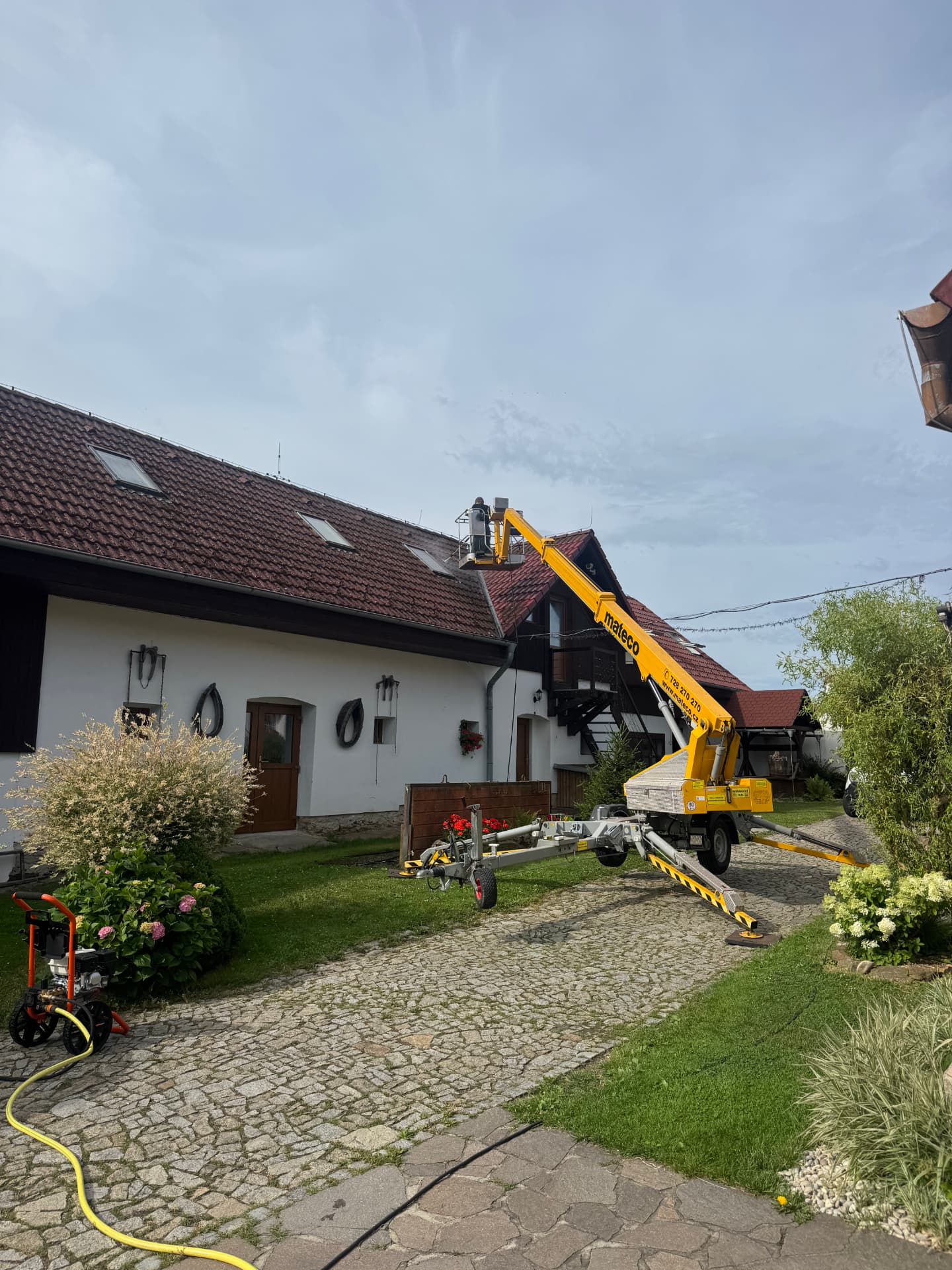 Čištění střechy truhlářství